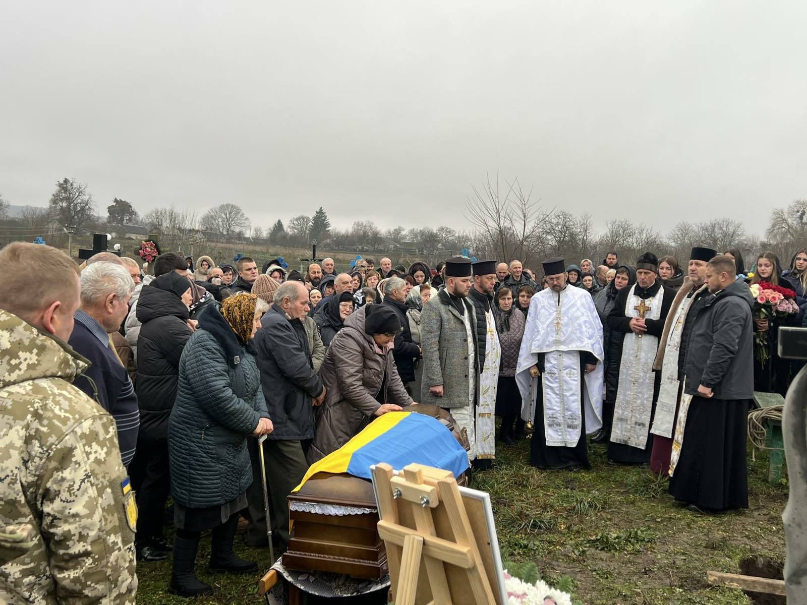 Загинув унаслідок скиду БПЛА: на Волині попрощалися з Героєм Леонідом Рекрутом
