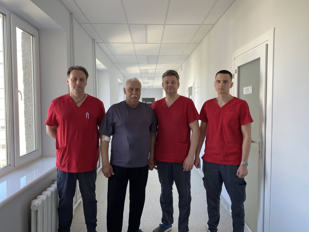 Унікальна операція за один наркоз: волинянину видалили пухлину нирки та протезували аорту