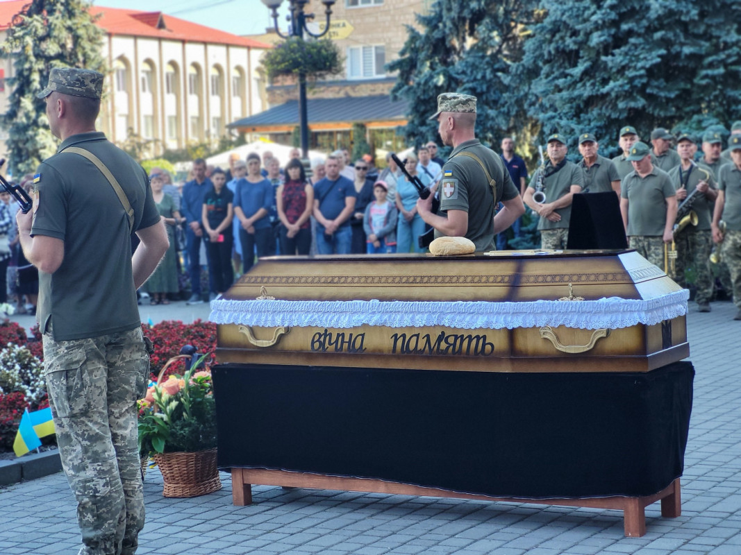 Не мав шансів вижити: волиняни попрощались із Героєм Сергієм Салінським