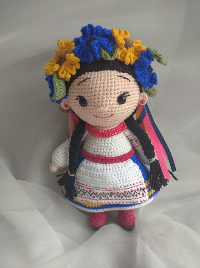 «Гачок завжди зі мною»: історія майстрині-переселенки з Луганщини, яка перевезла своє натхнення на Волинь