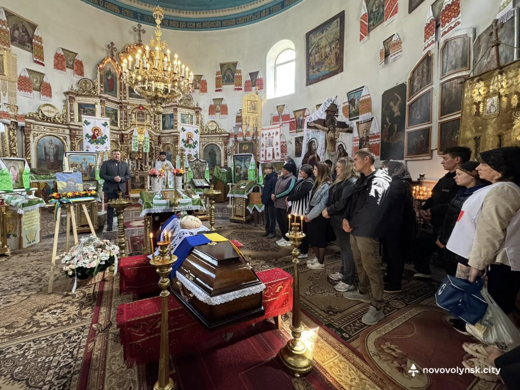 На Волині провели в останню путь Героя Андрія Грущука, який загинув понад 2 роки тому