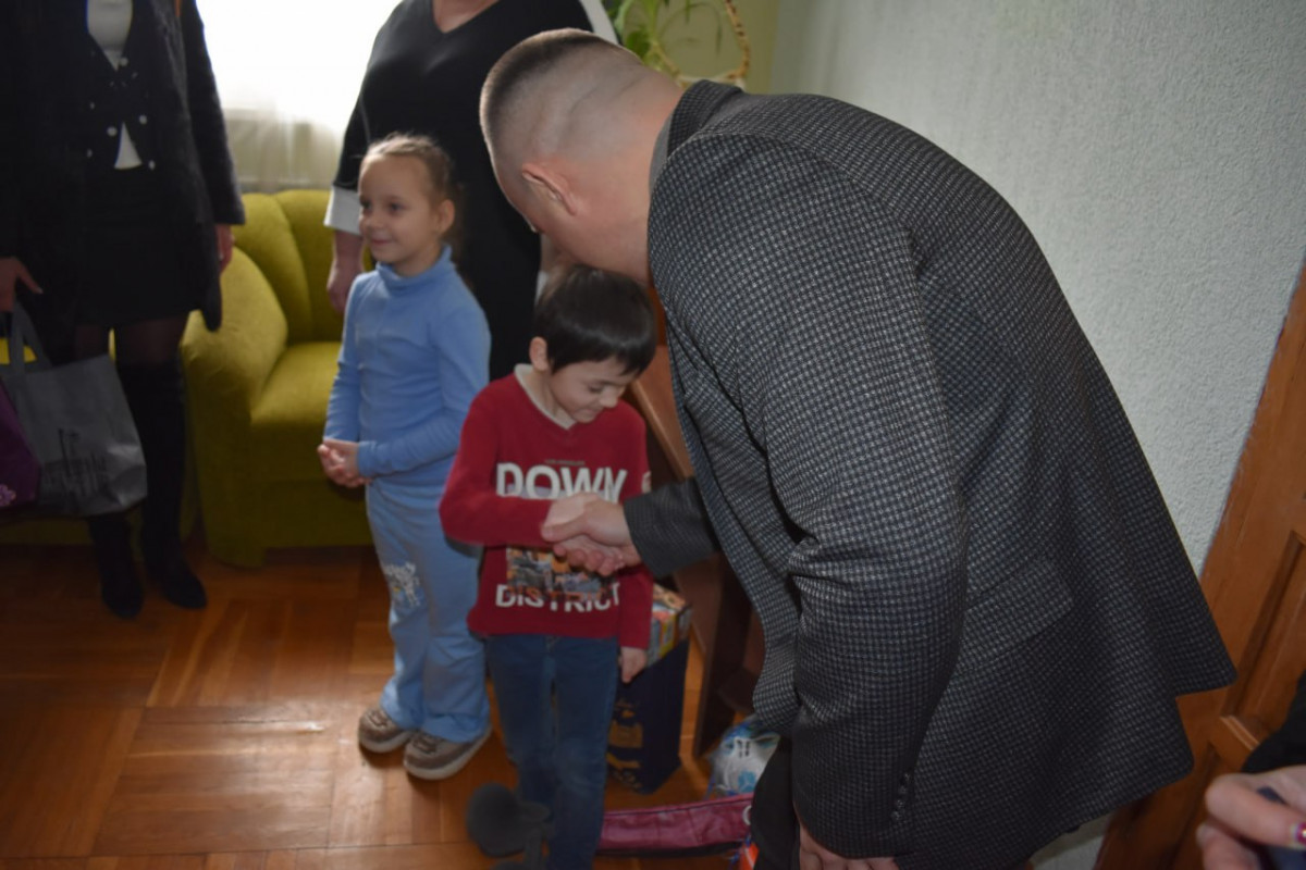 Найменшому - 6 років, старшим - по 15: на Волинь евакуювалися родина, яка виховує дев’ятьох прийомних дітей