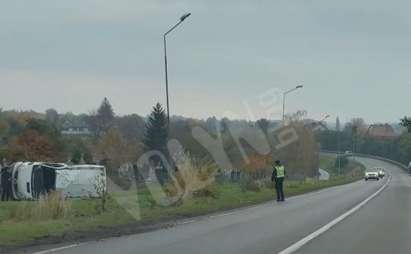 ДТП у Луцькому районі: бус перекинувся, травмовано п’ять людей