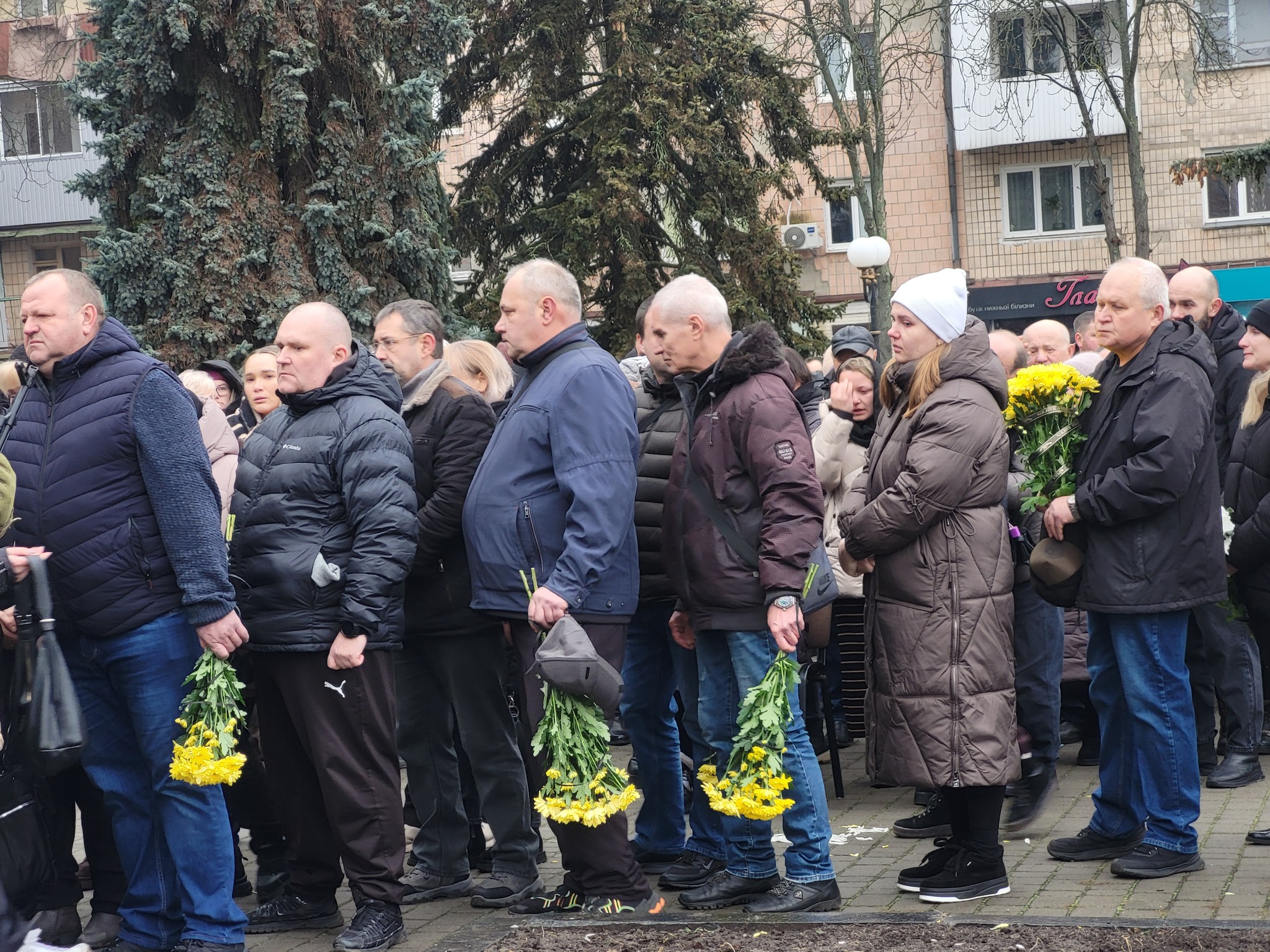 Незадовго до загибелі дізнався, що стане татом третьої доньки: на Волині попрощалися з Героєм Василем Сорокою