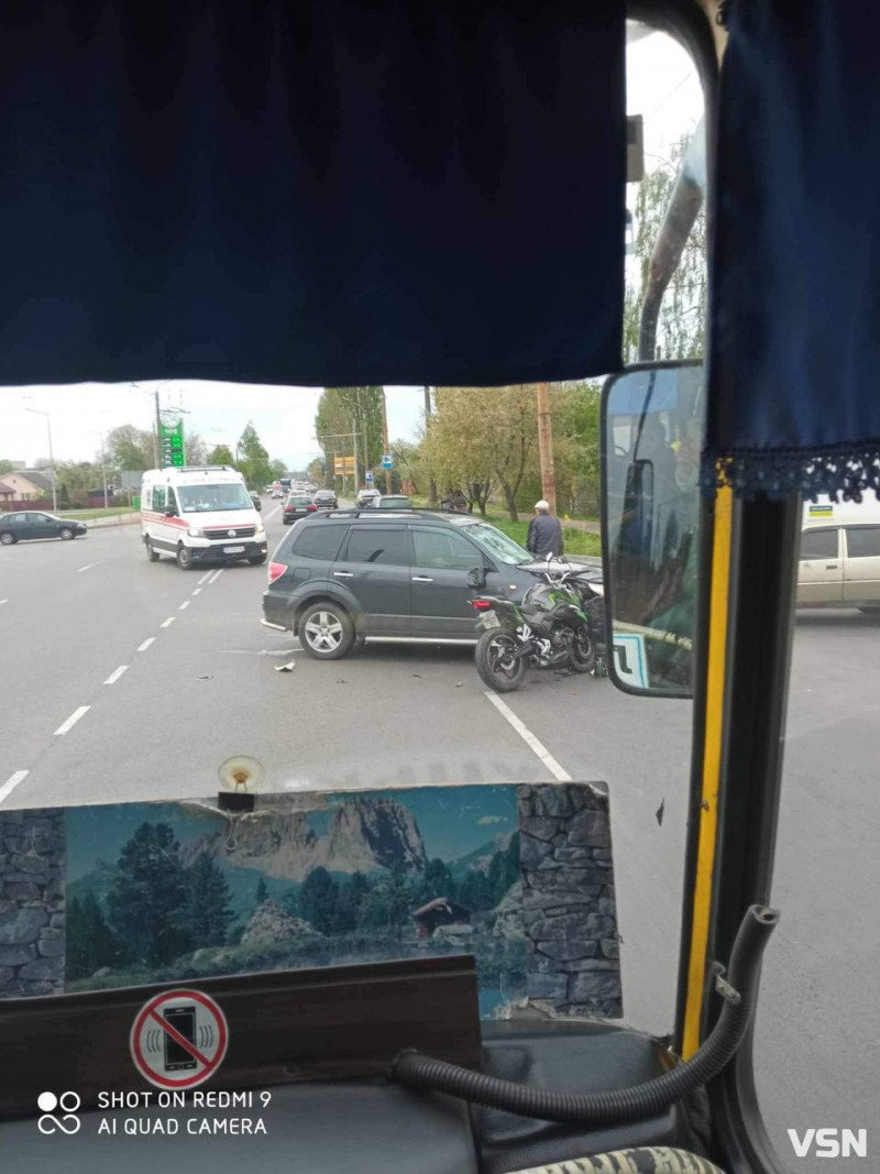 Ранкова аварія у Луцьку: постраждало двоє людей. Фото. Оновлено