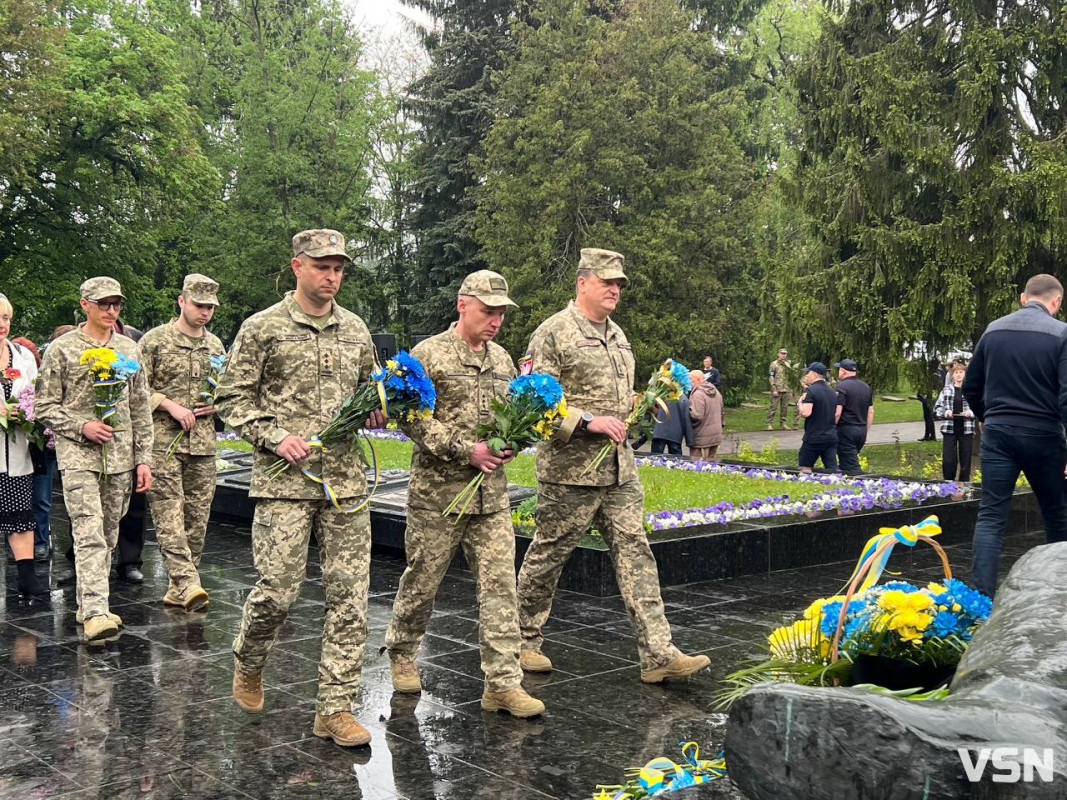 «Згадуємо невинно убієнних червоною і коричневою чумою українців»: у Луцьку вшанували пам’ять загиблих у Другій світовій війні