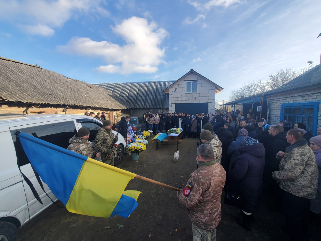 Помер від важких поранень: на Волині попрощалися з 24-річним Героєм