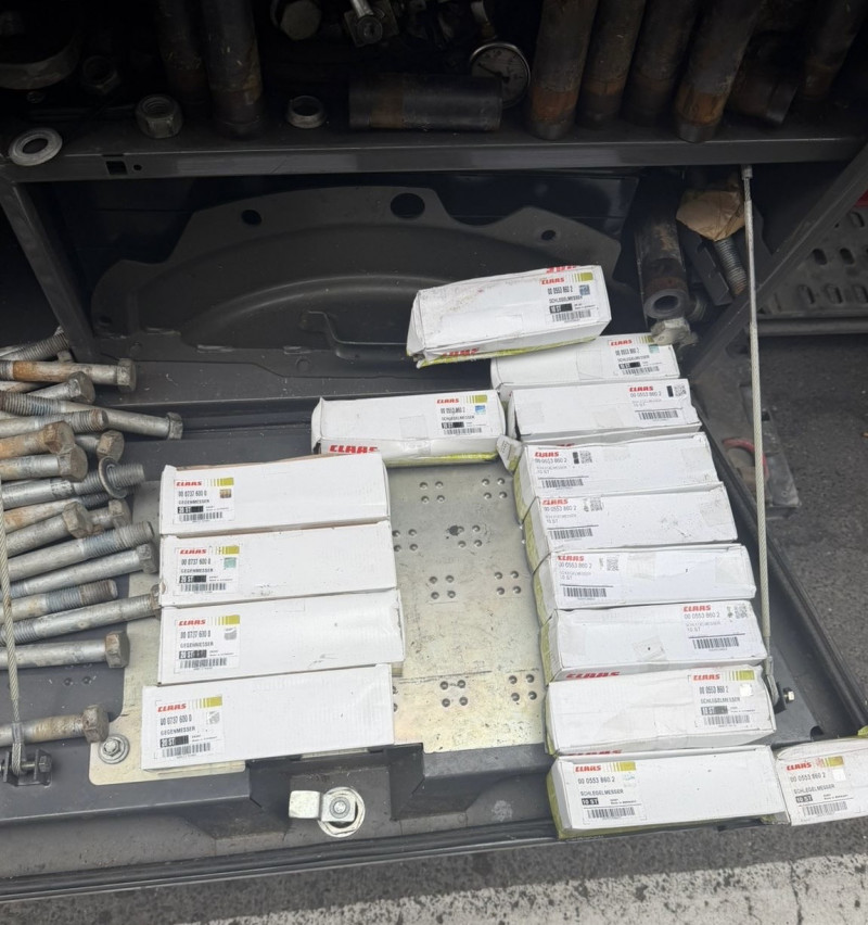 На волинському пункті пропуску «Ягодин» у комбайні знайшли запчастин на пів мільйона гривень