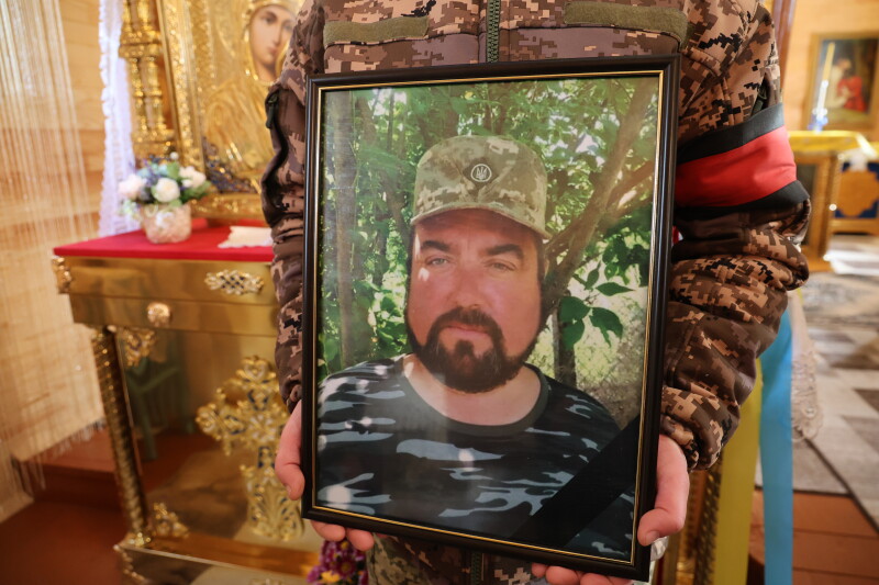 Майже два роки вважався зниклим безвісти: у Луцькому районі в останню дорогу провели Героя Георгія Гайдая