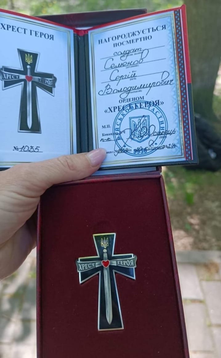 Родині загиблого волинського захисника вручили орден «Хрест Героя»
