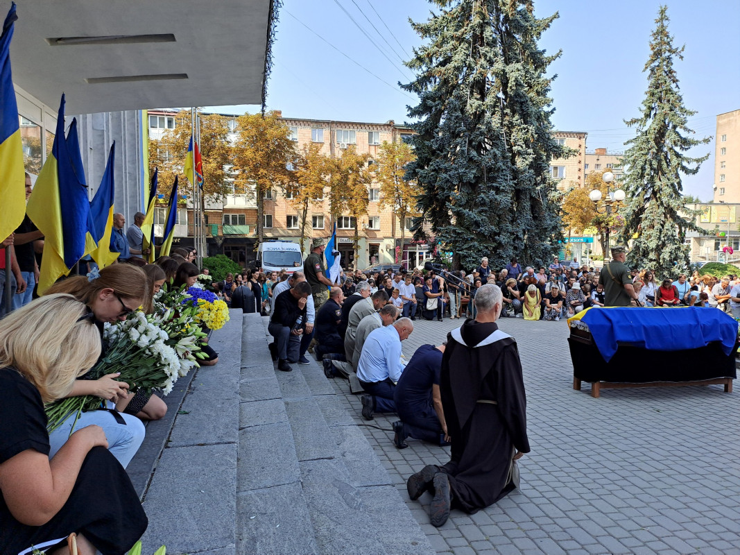 За день до загибелі отримав відзнаку від командира: на Волині попрощались із Героєм Володимиром Гузем