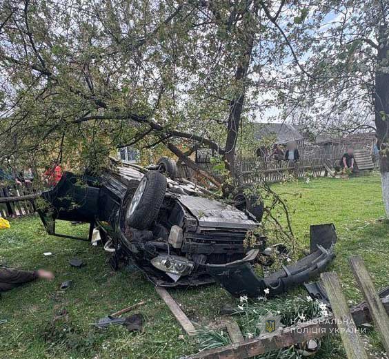 На Волині перекинувся автомобіль: 18-річний хлопець — у реанімації