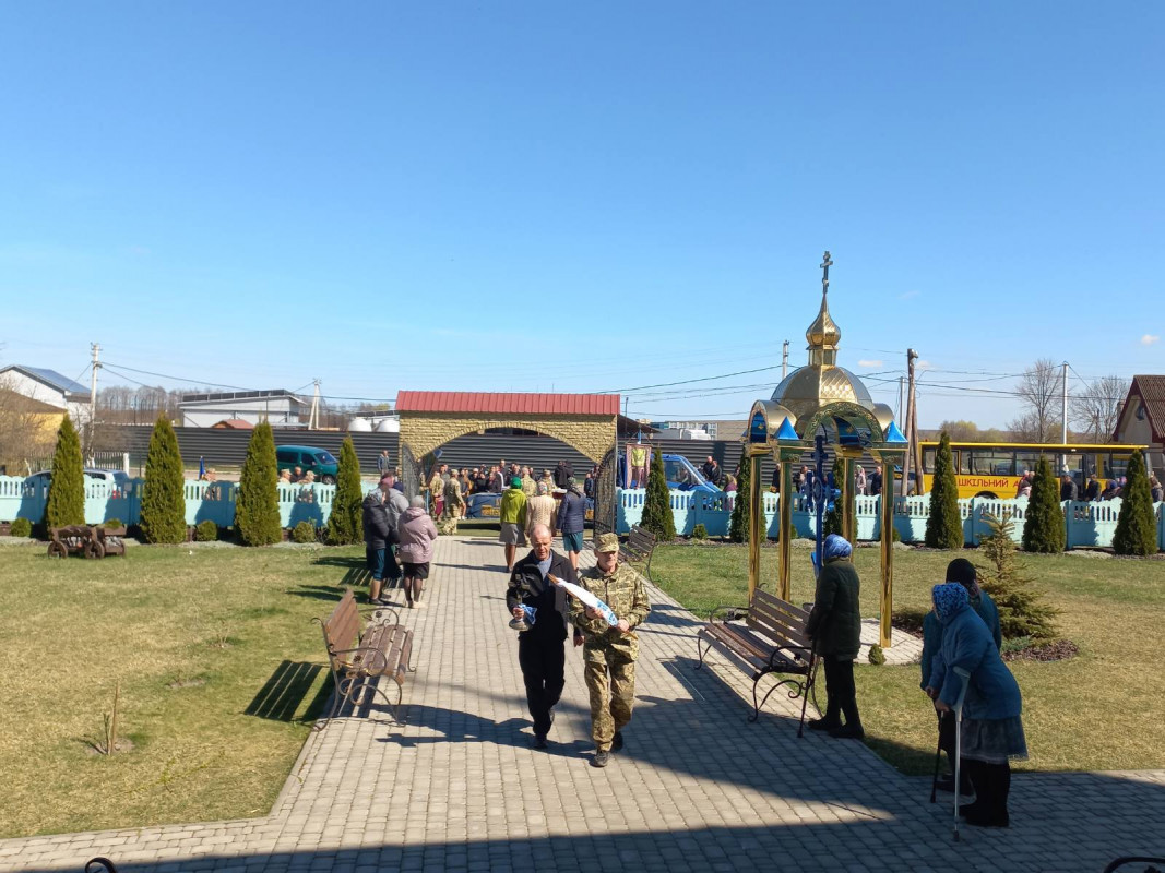 Жалоба у Вербну неділю: на Волині поховали Героя Миколу Миронюка