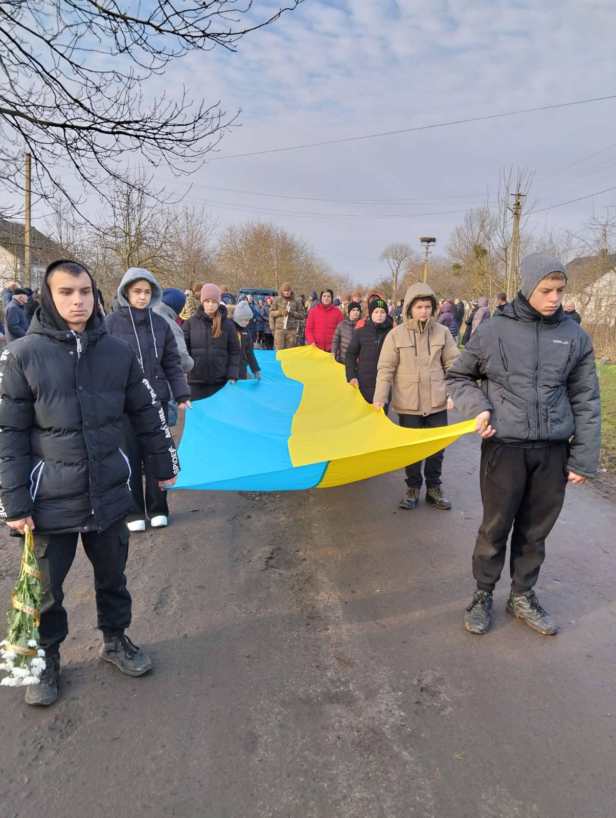 На Волині в останню дорогу провели військового Адріана Крупка. Фото