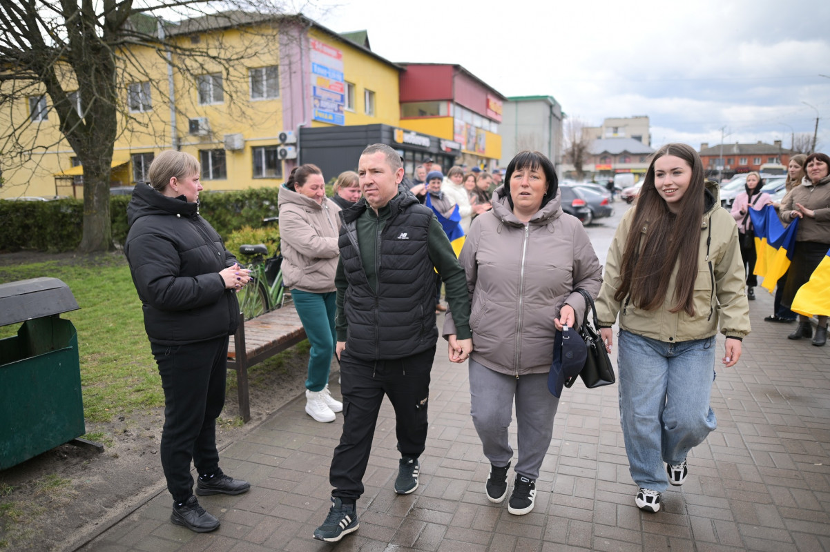 На Волині зустріли звільненого з полону військового