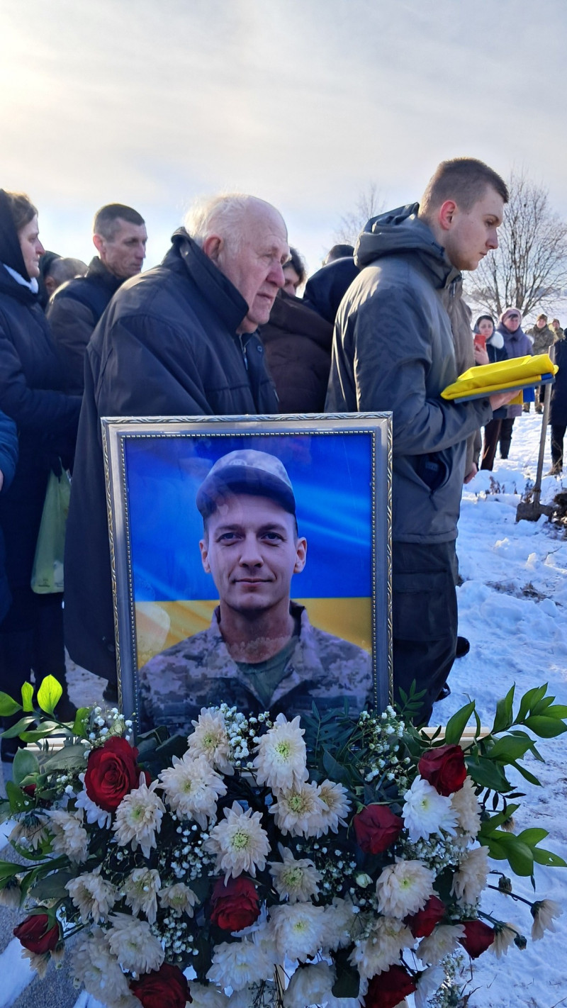 Загинув майже три роки тому: на Волині попрощалися з Героєм Олександром Оксенюком