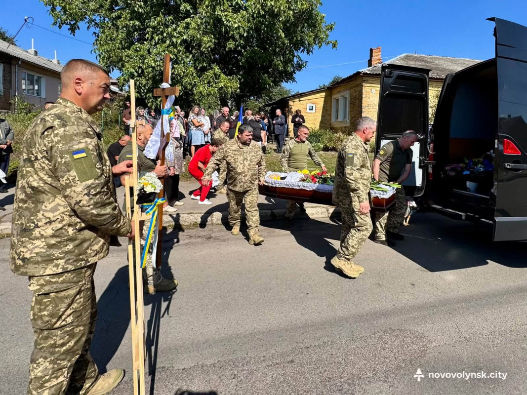 10 років захищав Україну: на Волині попрощалися із Захисником Валентином Кушніруком