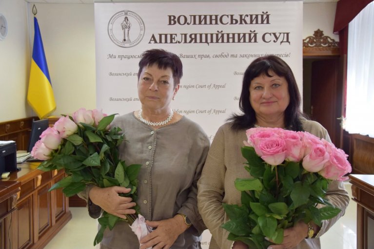 Десятки років у мантії: дві судді Волинського апеляційного суду пішли у відставку