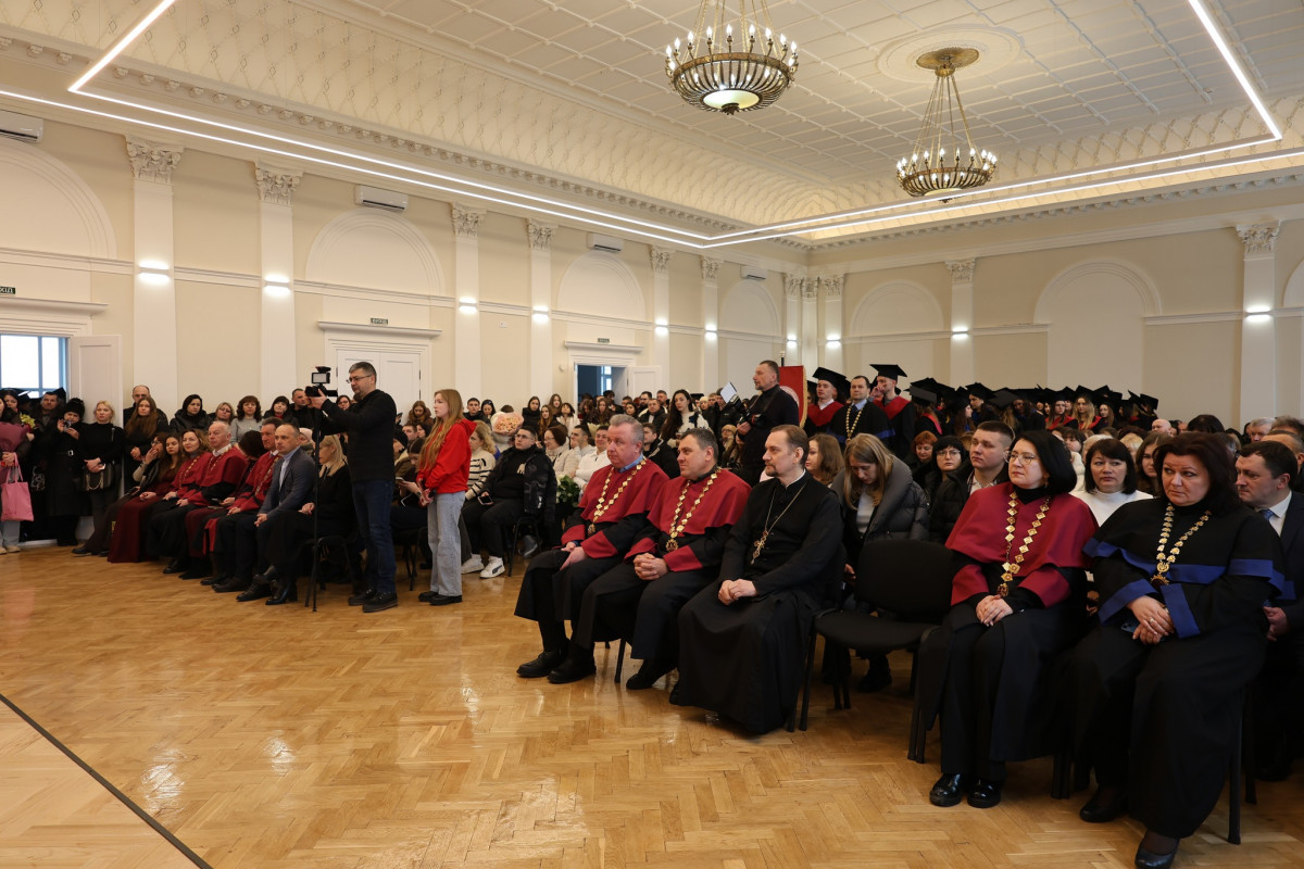 У волинському виші урочисто вручили дипломи магістрів 40 військовослужбовцям і ветеранам