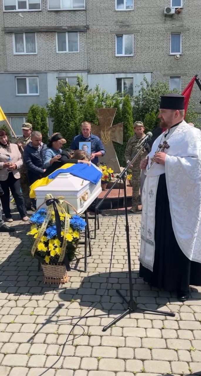 Навіки лише 22: у Луцький район «на щиті» повернувся загиблий Герой Роман Карпюк