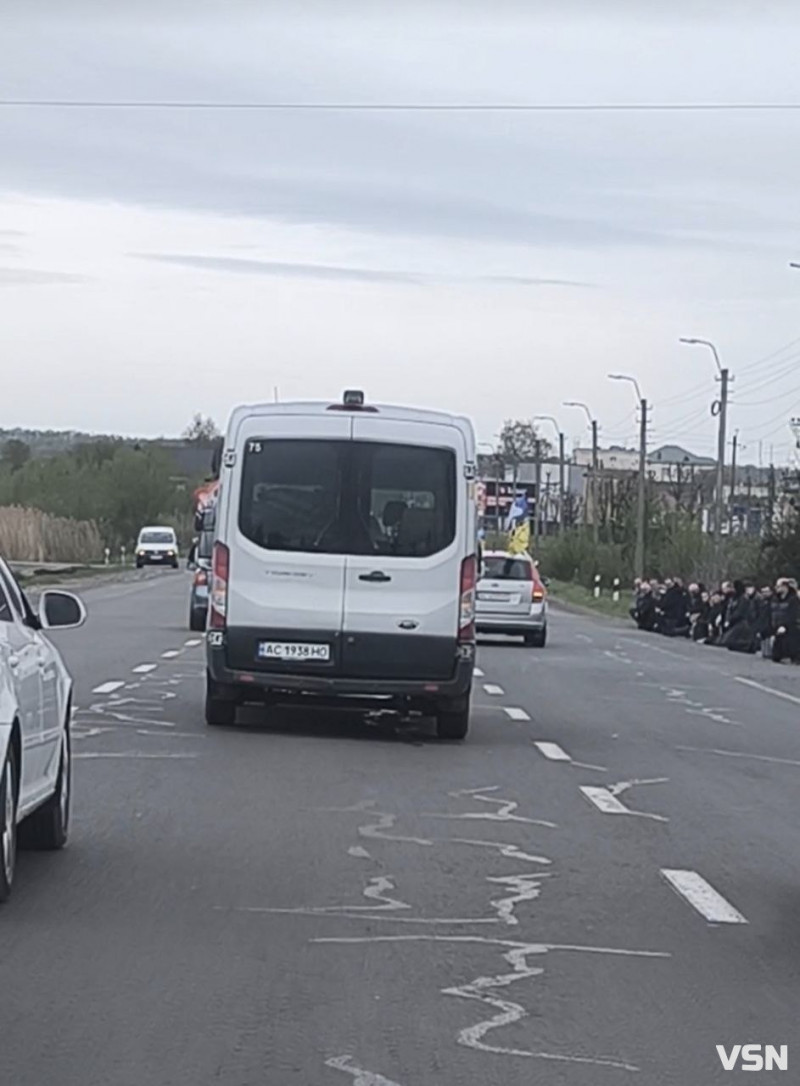 Навіки 29: біля Луцька попрощалися з Героєм Анатолієм Мельничуком
