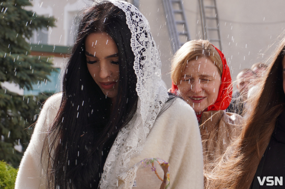 Як у Луцьку освячують Великодні кошики? Фоторепортаж