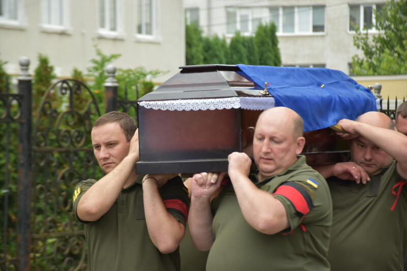 Загинув поблизу Слов’янська: у Луцьку попрощалися із воїном Андрієм Лящуком