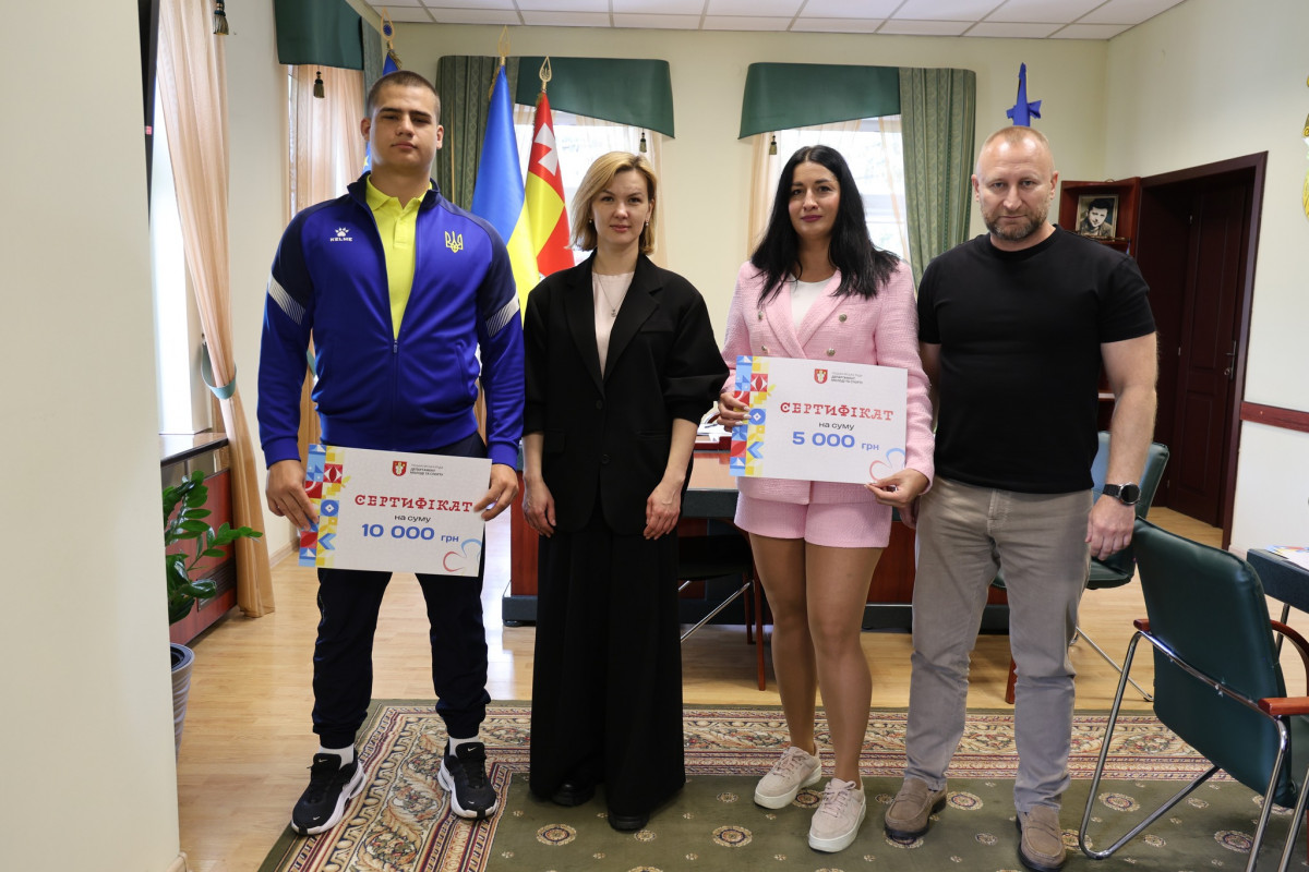 Спортсмени з Луцька отримали сертифікати за успішні виступи на чемпіонатах Європи та світу