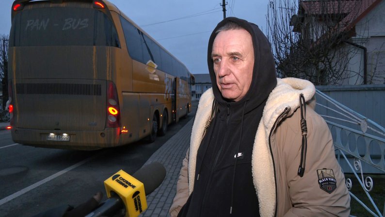 «Автобуси стоять по 20 годин»: на ПП «Устилуг» на Волині — передріздвяні черги