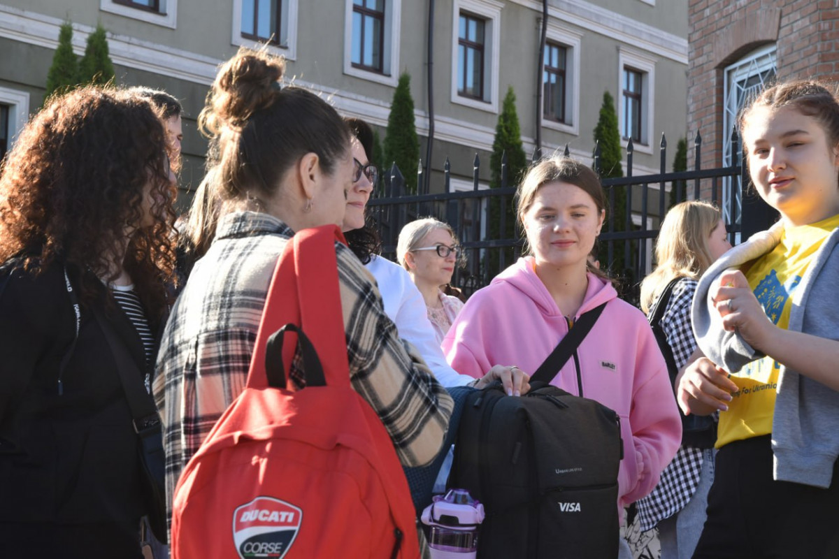 Діти загиблих Героїв та зниклих безвісти з Луцької громади вирушили на реабілітацію та відпочинок у США