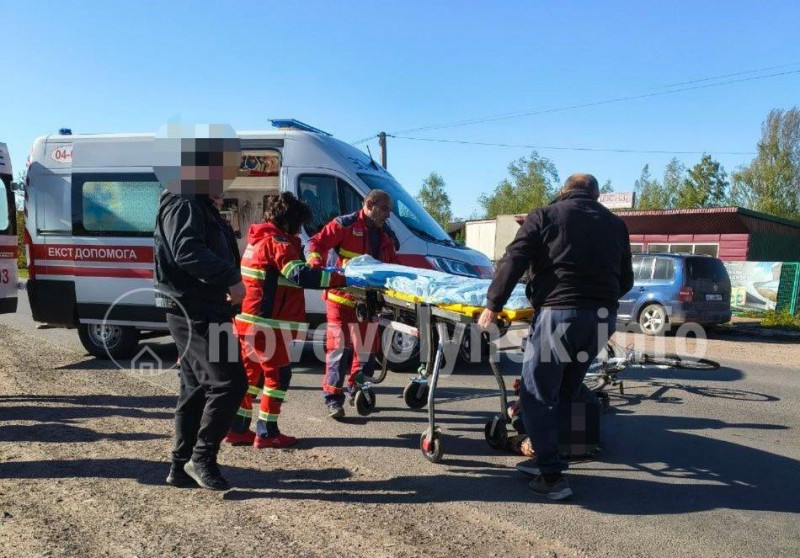 На Волині бус збив велосипедиста, постраждалий — у лікарні