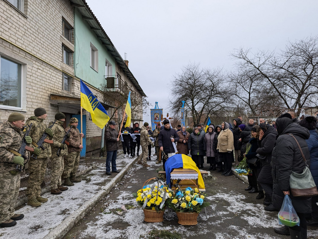 Так і не встиг створити сім'ю: на Волині попрощалися з Героєм Олегом Гарасимлюком