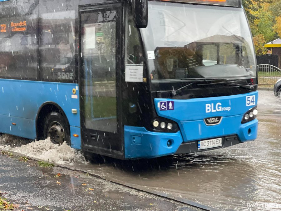 У Луцьку затопило вулиці