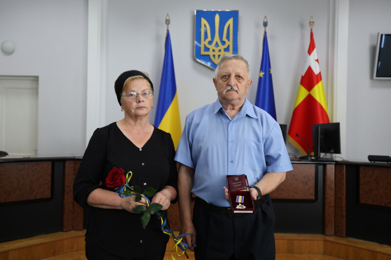 У Луцьку родинам загиблих військових вручили державні нагороди