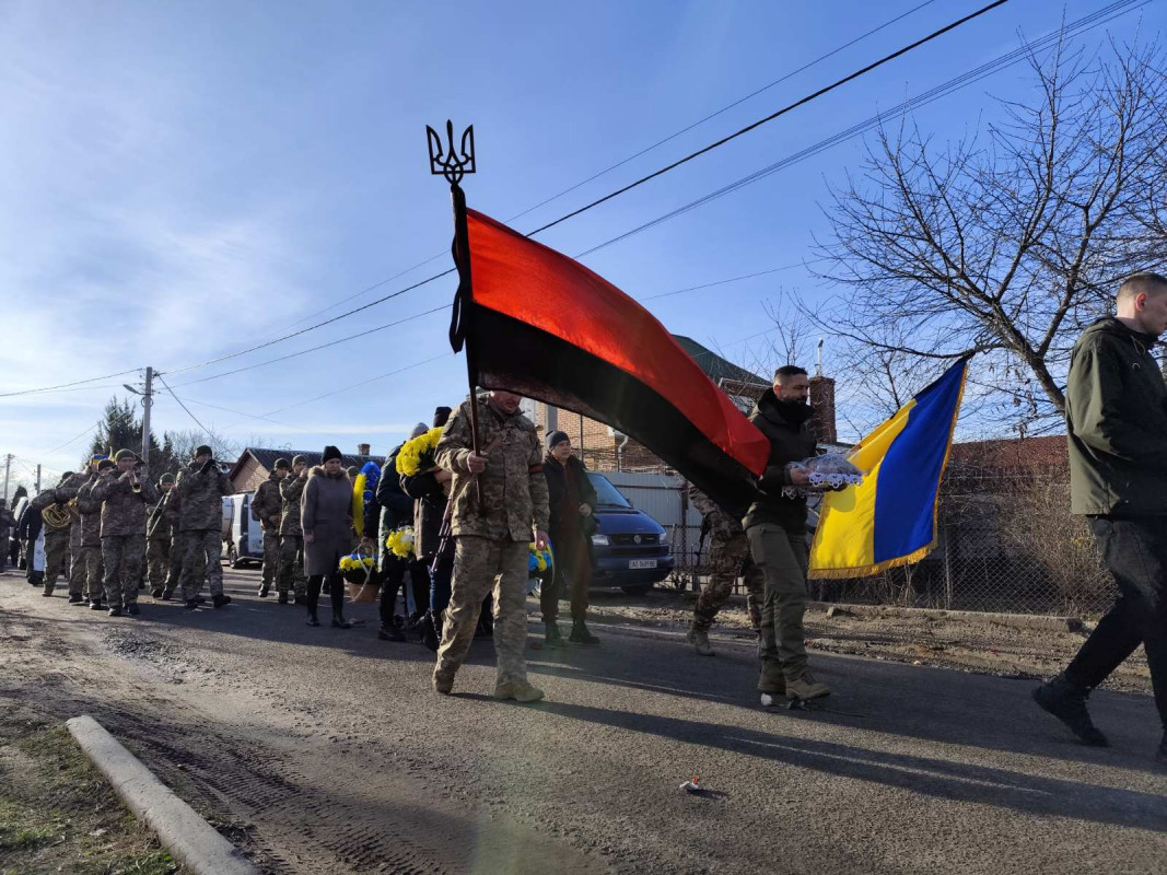 Місяць не дожив до дня народження: на Волині попрощалися з Героєм Василем Дейною