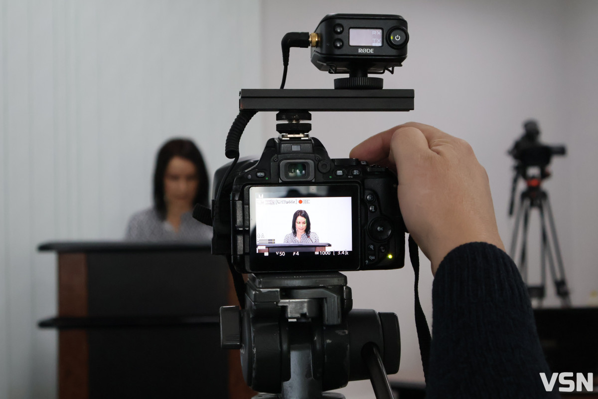 Флешмоб «Шкарпетуйся» і кадрові рішення: що відбулося на 90-й сесії Луцької міськради. Фоторепортаж