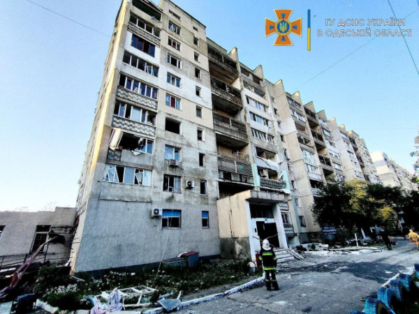 Ракетний обстріл Одещини: з-під завалів дістали два тіла
