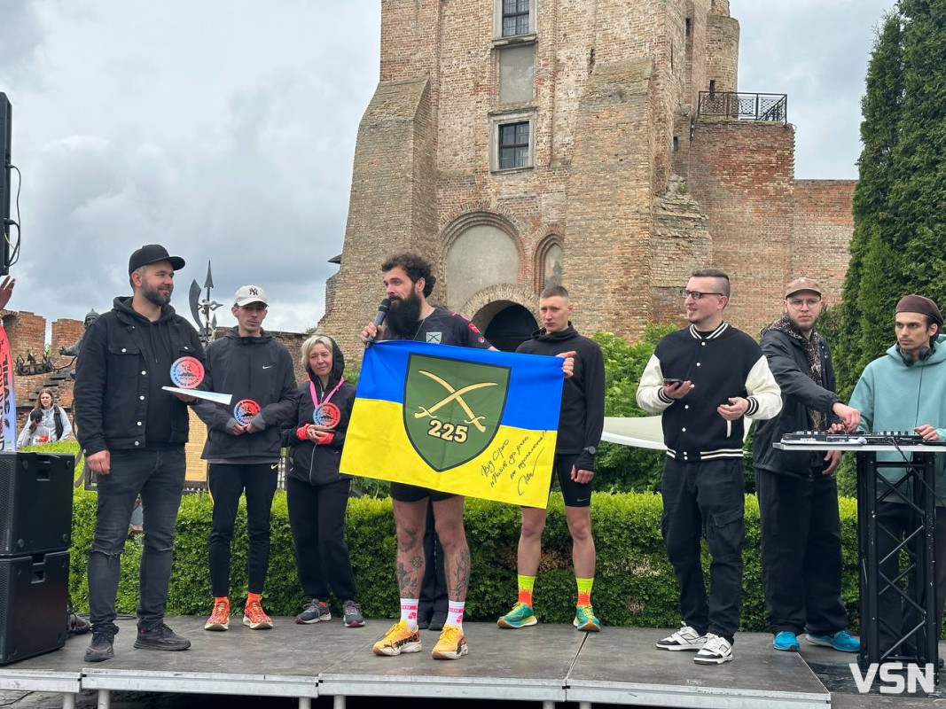 Вперше у Луцьку: яким був благодійний «Забіг Кликунів». Фоторепортаж