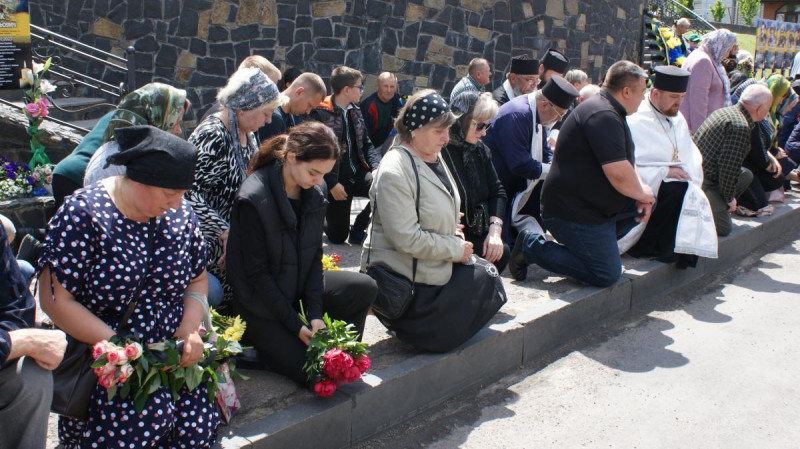 Назавжди 29: на Волині провели в останню дорогу захисника Анатолія Радчука