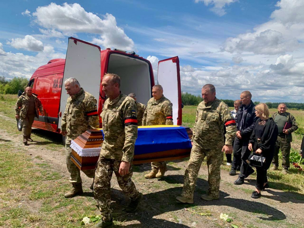 На Волині провели в останню путь полеглого захисника Олега Черкасова