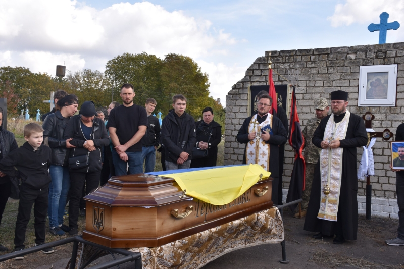 На Волині провели в останню путь 46-річного Героя Леоніда Мізернюка