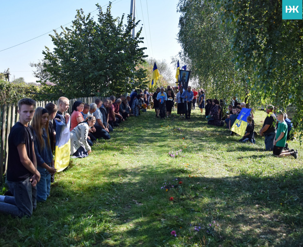 Поховали поряд із могилою його рідного брата-захисника: на Волині попрощались із Героєм Василем Мухою