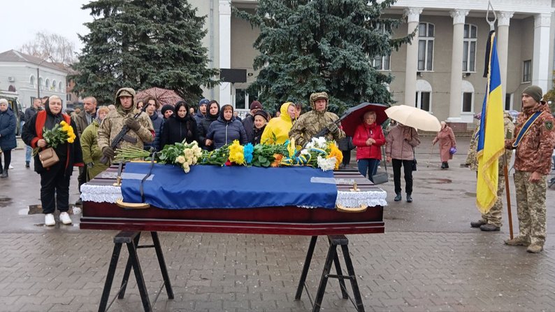 У день поховання Костянтина Мрочка на Волинь з Ізраїлю передали вино, назване на честь Героя України
