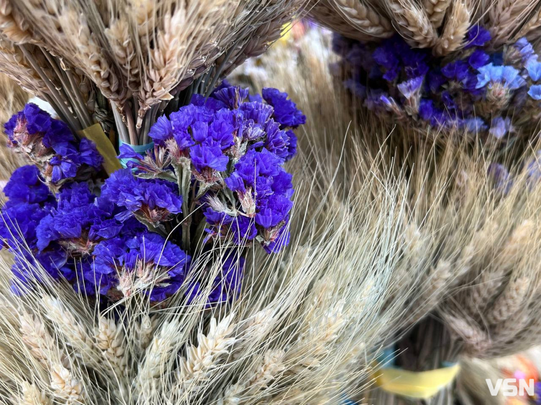 У Луцьку вже продають дідухи на свята: з чого роблять та скільки коштує