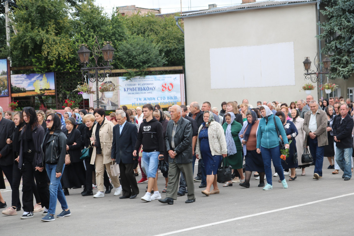 20 років працював за кордоном та повернувся захищати країну: у Луцькому районі поховали Героя Аркадія Міщенка