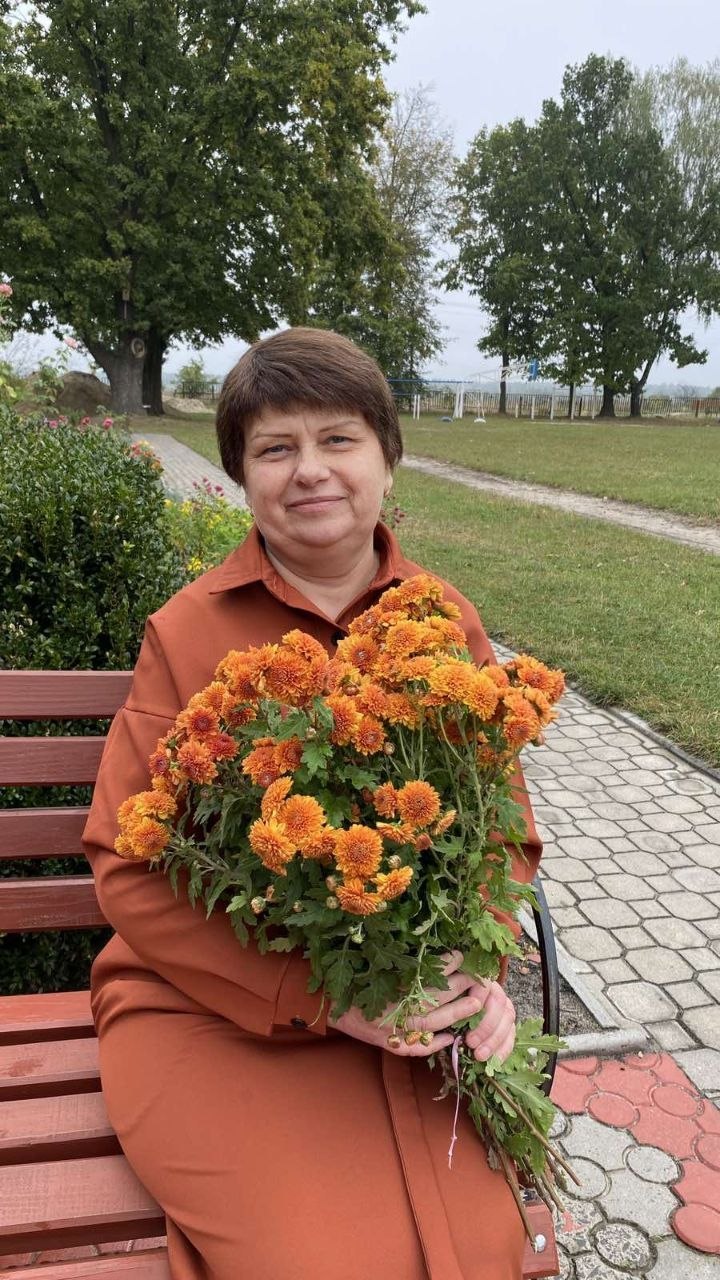Прийшла на рік, а залишилася на 33: історія директорки волинської гімназії