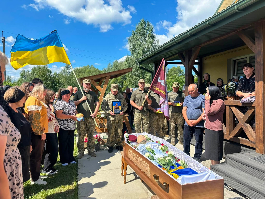Війна забрала ще одне життя: на Волині поховали 45-річного Героя Ярослава Самчука