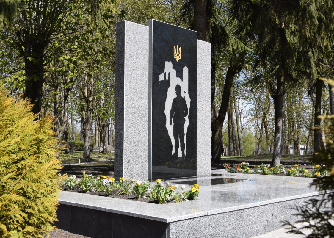 На Волині прикордонникам бойового підрозділу вручили нагороди та відкрили меморіал загиблим бійцям