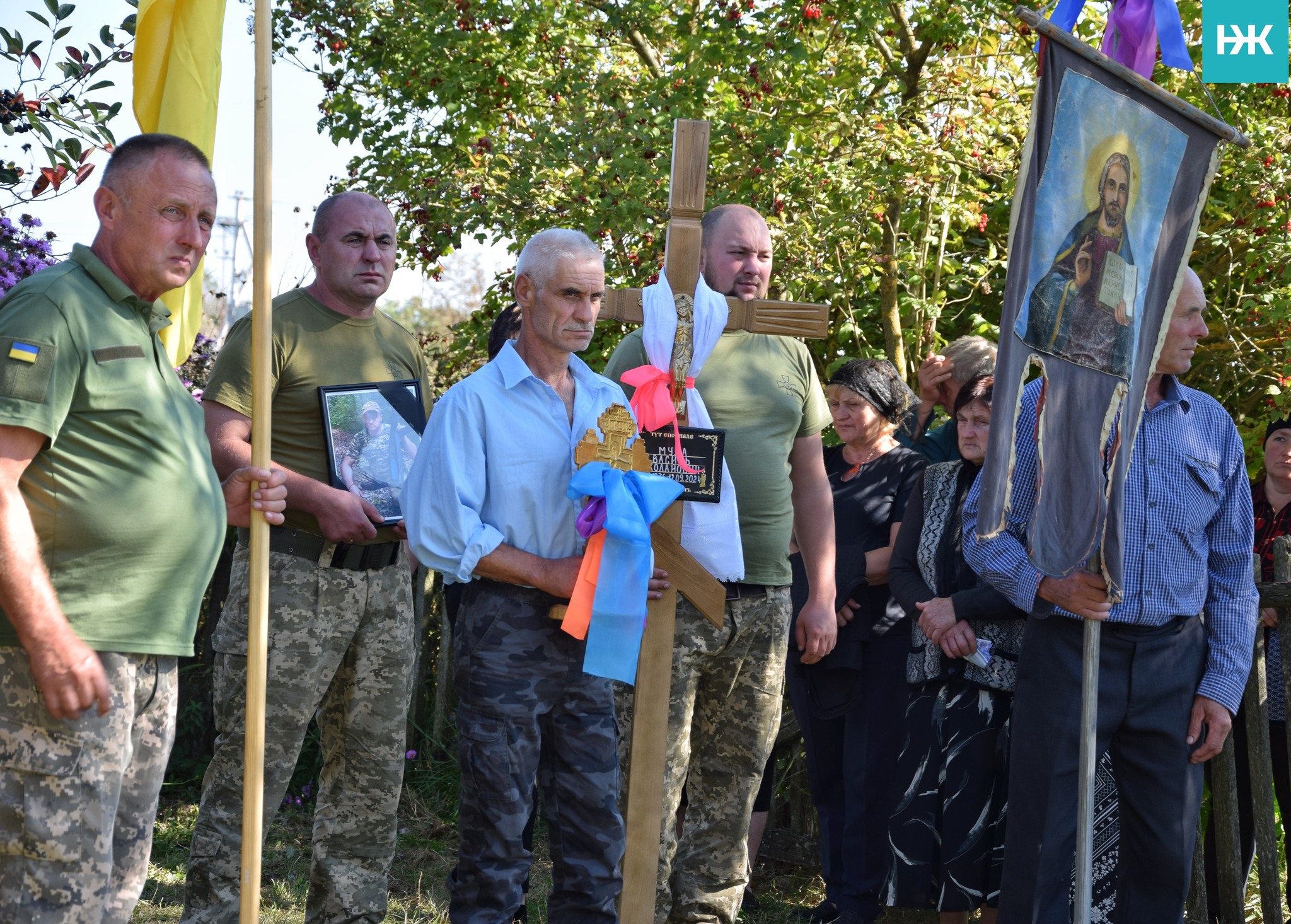 Поховали поряд із могилою його рідного брата-захисника: на Волині попрощались із Героєм Василем Мухою