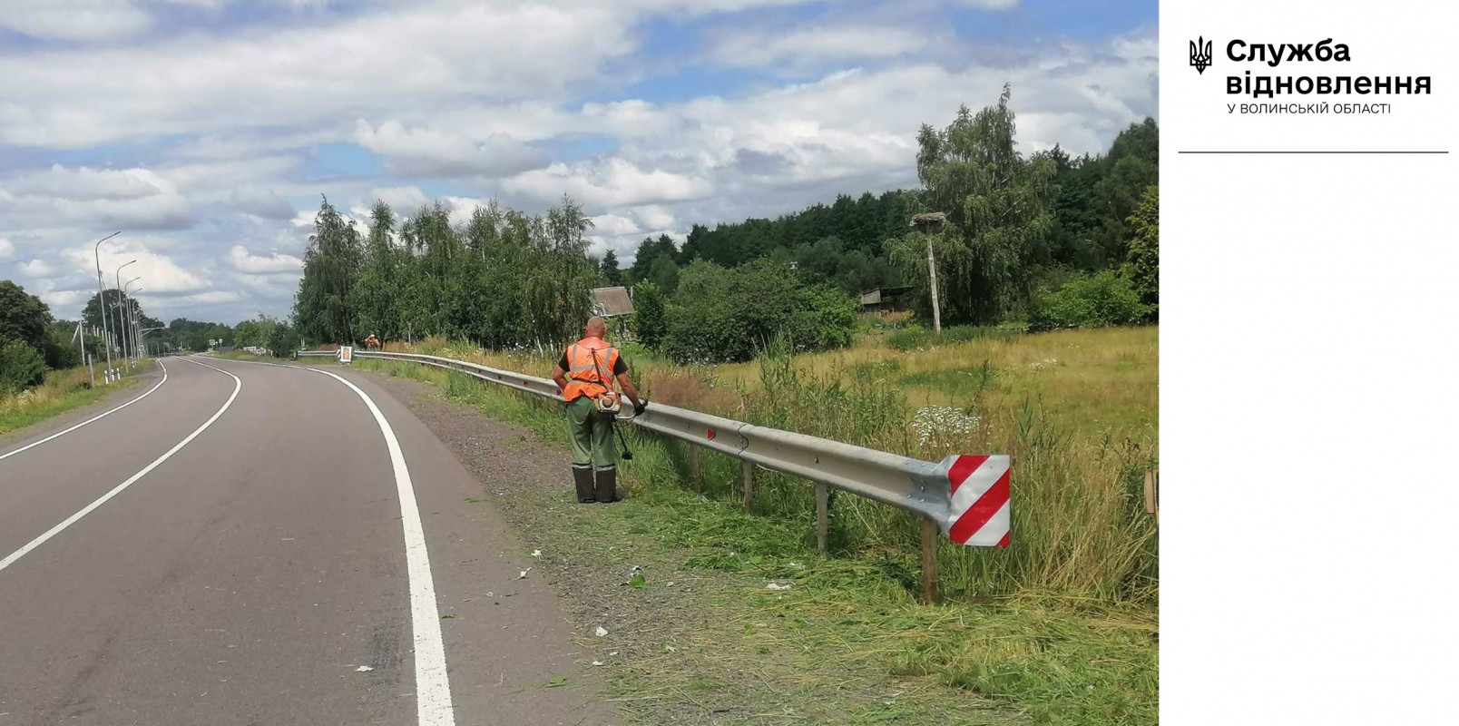 Латають ями й обкошують узбіччя: на автошляхах Волині тривають ремонтні роботи